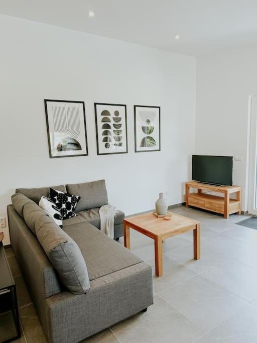 Aspisheim Apartment 100 Qm Im Weindorf - Balkon/Garage מראה חיצוני תמונה